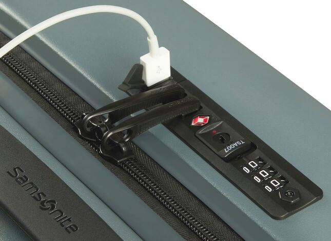 Beépített USB töltő