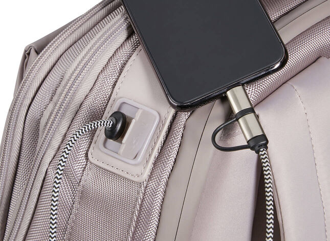 Beépített USB töltő