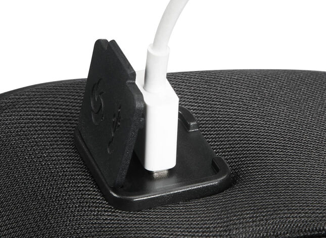 Beépített USB töltő