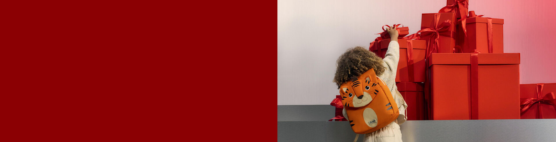 AJÁNDÉKOK GYEREKEKNEK