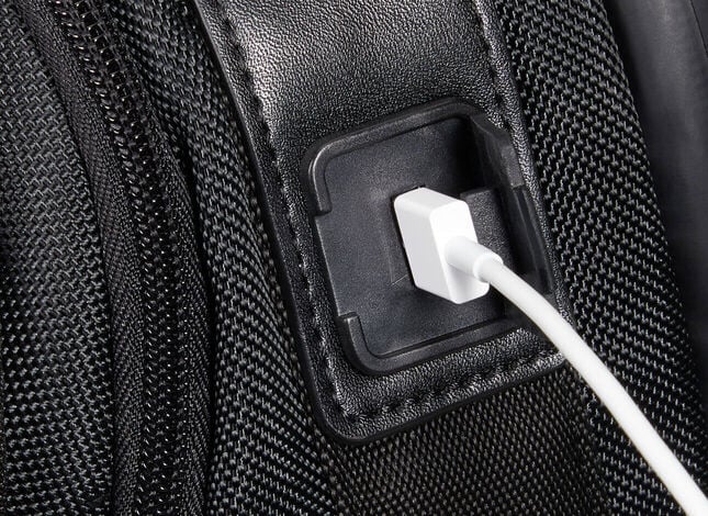 Beépített USB töltő