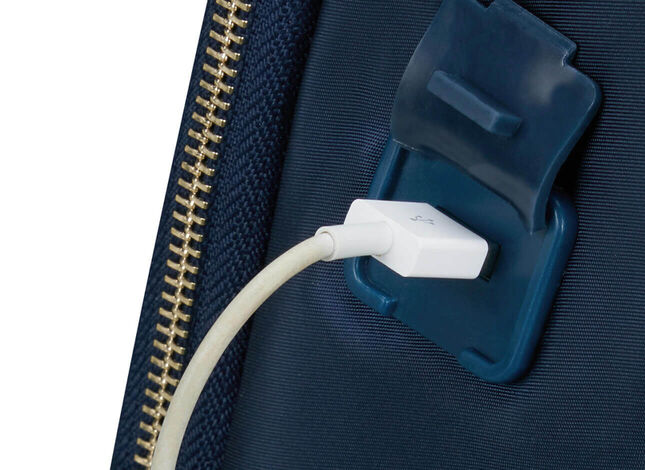 Beépített USB töltő