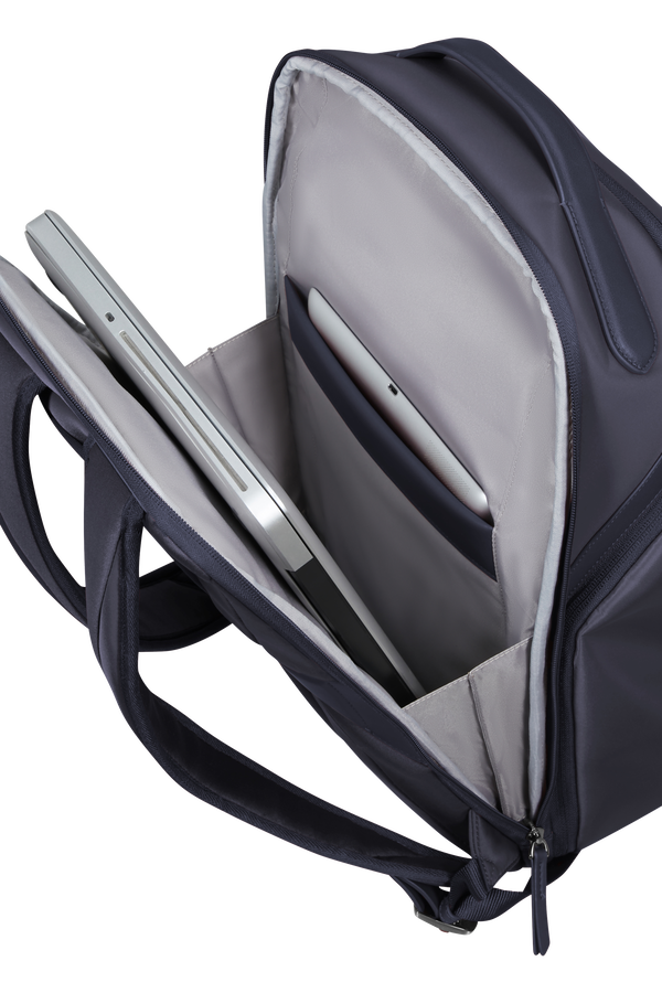 Evoluxe H&aacute;tizs&aacute;k 15.6"