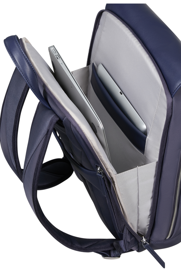 Evoluxe H&aacute;tizs&aacute;k 15.6"