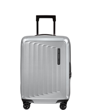 Nuon Bővíthető Spinner (4 kerék) 55cm 55 x 40 x 20/23 cm | 2.5 kg Nuon Bővíthető Spinner (4 kerék) 55cm 55 x 40 x 20/23 cm | 2.5 kg