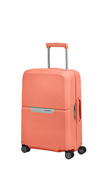 Magnum Spinner (4 ker&eacute;k) 55cm (20cm) 38 L | 55 x 40 x 20 cm | 2.5 kg