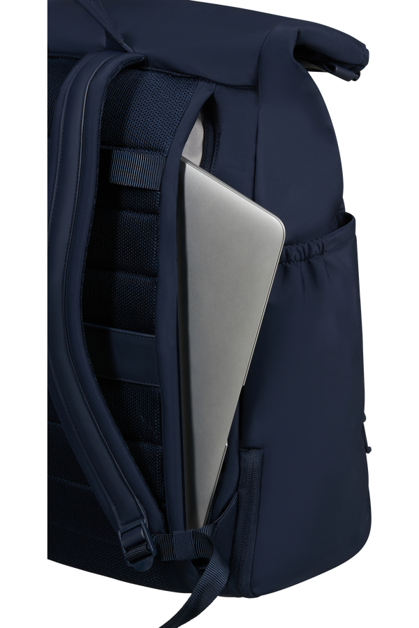 Essentis H&aacute;tizs&aacute;k 15.6"