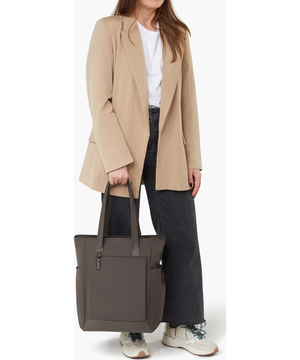 Essentis K&eacute;zit&aacute;ska 14.1" 40 x 28 x 16 cm | 0.9 kg