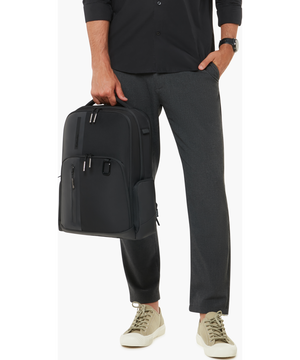 Biz2go H&aacute;tizs&aacute;k 15.6" 44 x 33 x 19.5 cm | 1.2 kg