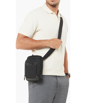 Pro-DLX 6 Keresztp&aacute;ntos t&aacute;ska  S 22 x 15.5 x 6 cm | 0.2 kg