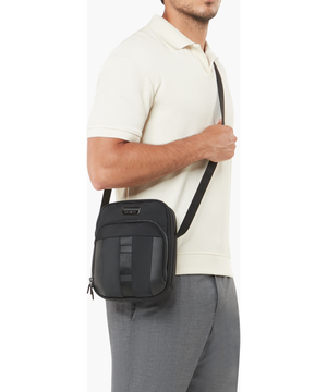 Urban-Eye Keresztpántos táska M 24 x 19 x 9 cm | 0.4 kg