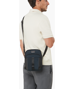 Urban-Eye Keresztp&aacute;ntos t&aacute;ska M 24 x 19 x 9 cm | 0.4 kg