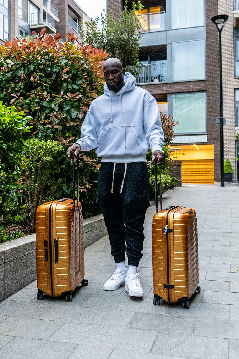Samsonite UTAZZON ÚGY, MINT EGY FUTBALL SZTÁR UTAZZON ÚGY, MINT EGY FUTBALL SZTÁR