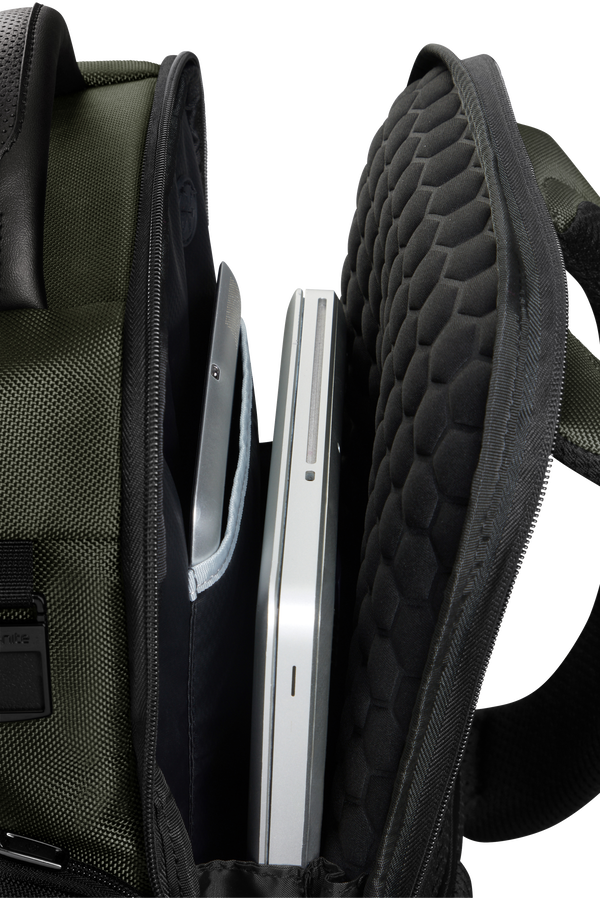 Samsonite Pro-DLX 6 Underseater Backpack 15.6'  Green