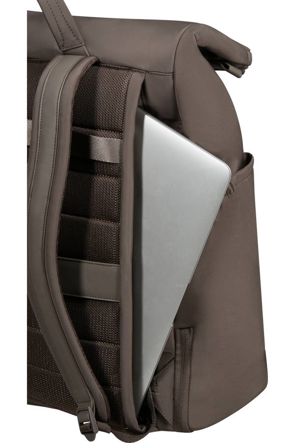 Essentis H&aacute;tizs&aacute;k 15.6"