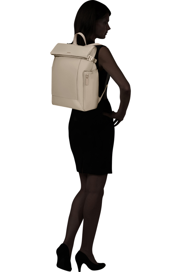 Essentis H&aacute;tizs&aacute;k 15.6"