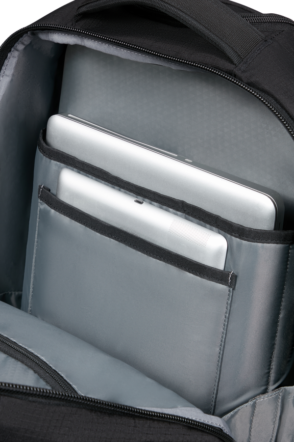 Samsonite Roadseeker Laptop Backpack with wheels 17.3''  Deep Black Samsonite Roadseeker Laptop Backpack with wheels 17.3''  Deep Black