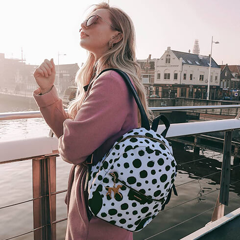 A collection especially designed for her: our fashionable and feminine #DisneyForeverDalmatians. #InternationalWomensDay #DisneyxSamsonite