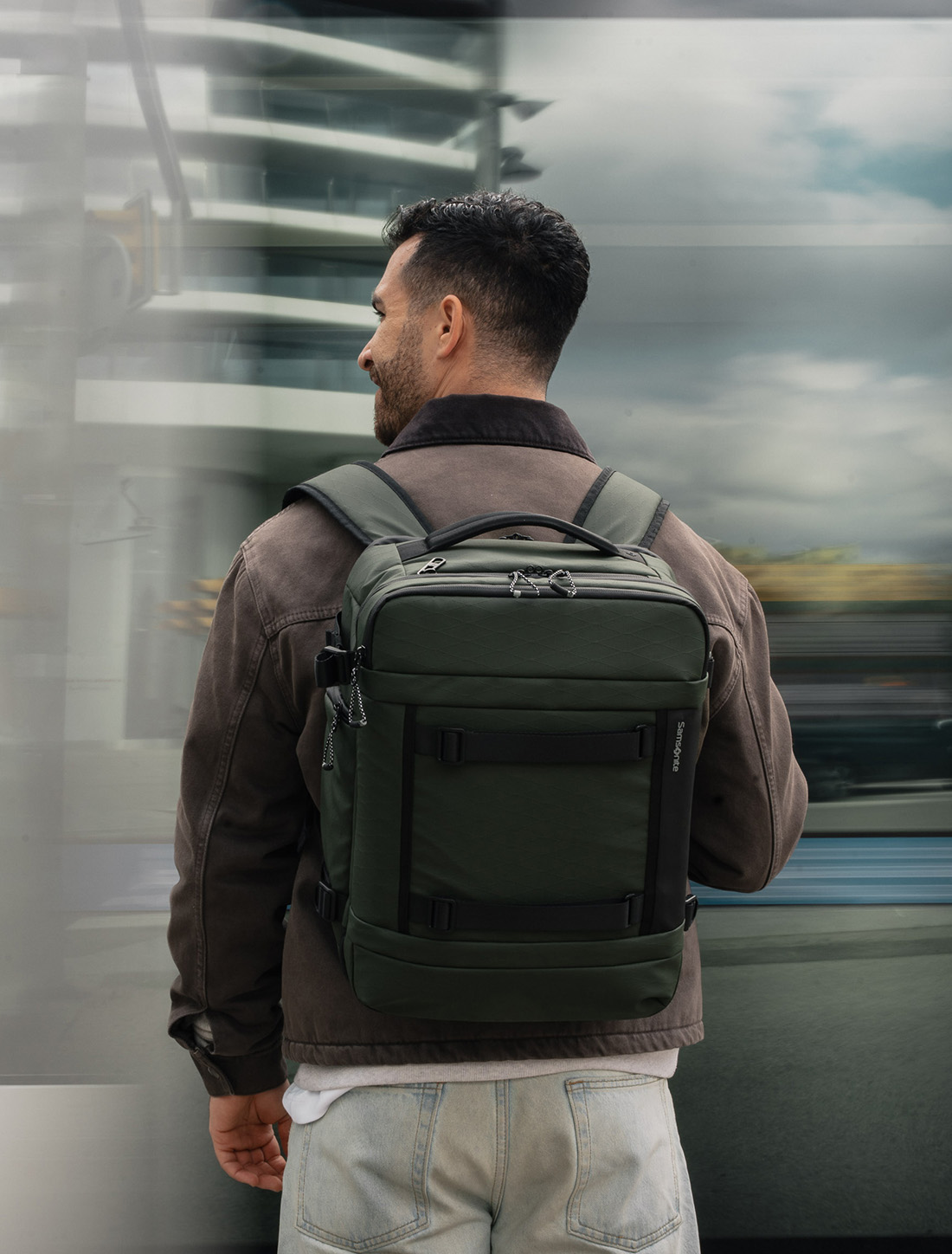 Kabinra szabott utaz&oacute;felszerel&eacute;se