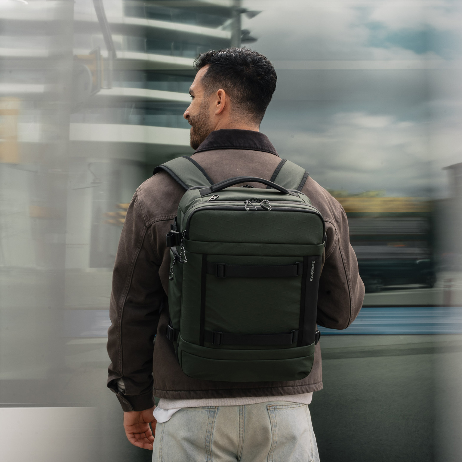 Kabinra szabott utaz&oacute;felszerel&eacute;se